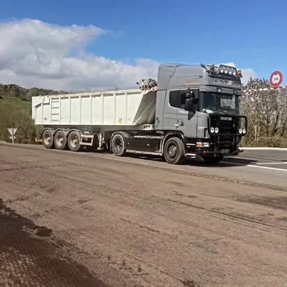 Camion semi-remorque benne LM2T Scania transport BTP Moselle 57